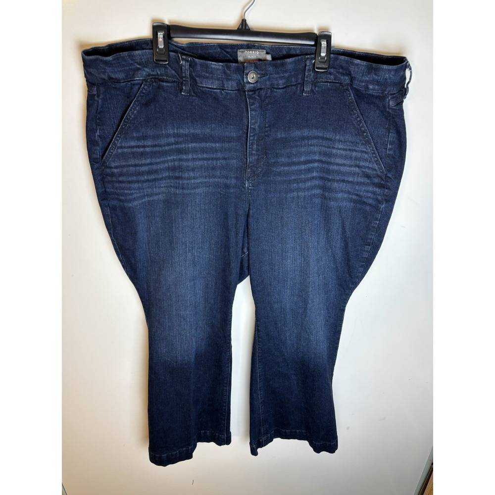 Torrid Mid Rise Flare Stretch Jeans Women's Size 26S